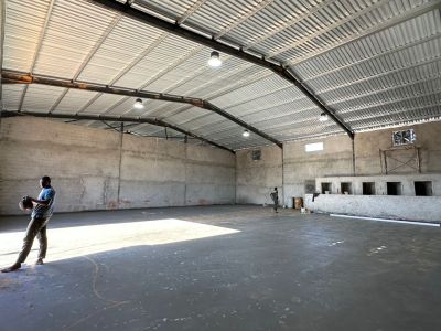 Hangar 24*80