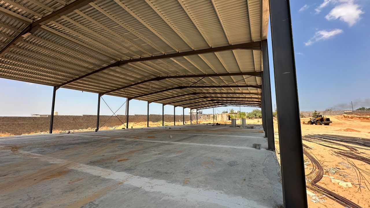 Hangar 24*100