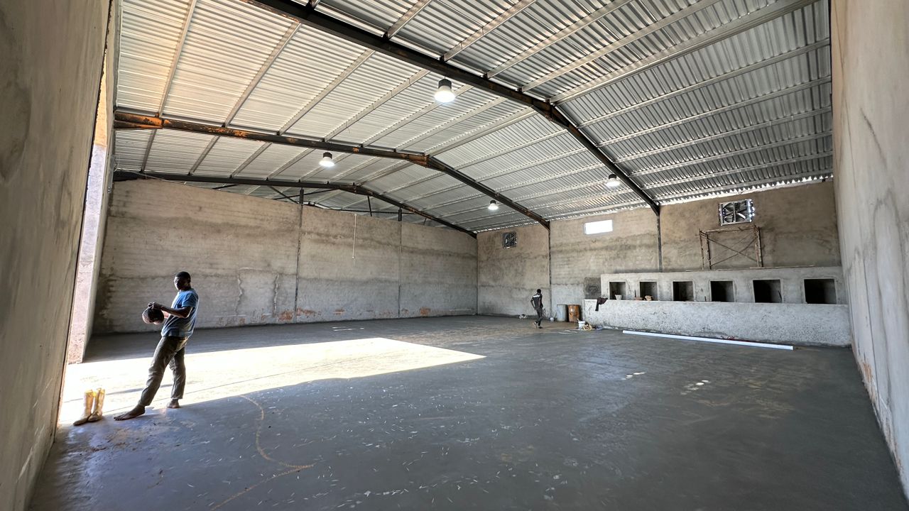 Hangar 24*80
